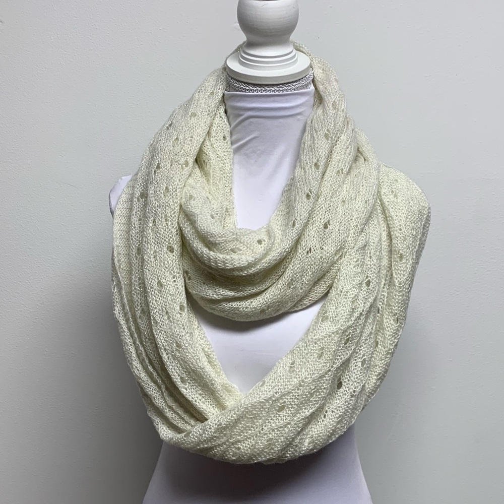 Infinity Scarf Off-White/Cream Shimmer Thread Knit Women's 38" X 24"